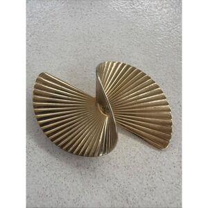 Vintage Gold Tone Brooch